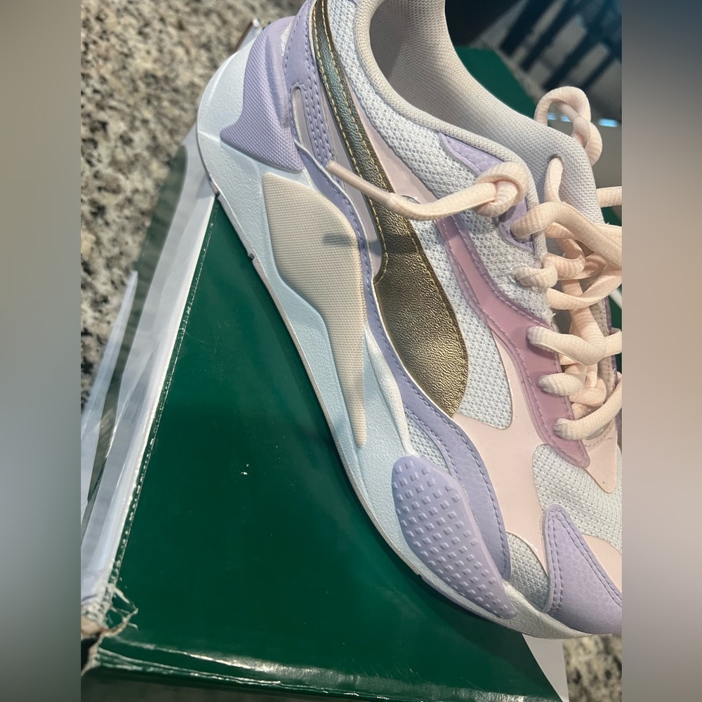 Brand new , never worn Pumas